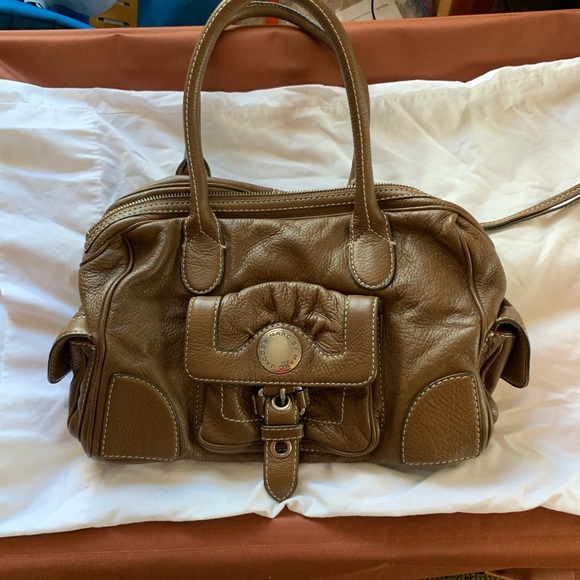 Marc Jacobs Handbags - Marc Jacobs Large Beige Satchel Handbag